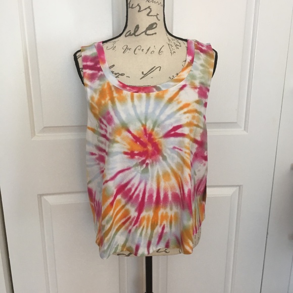 NWT! Tie-Dyed Twist Back Tank Top - Picture 3 of 8